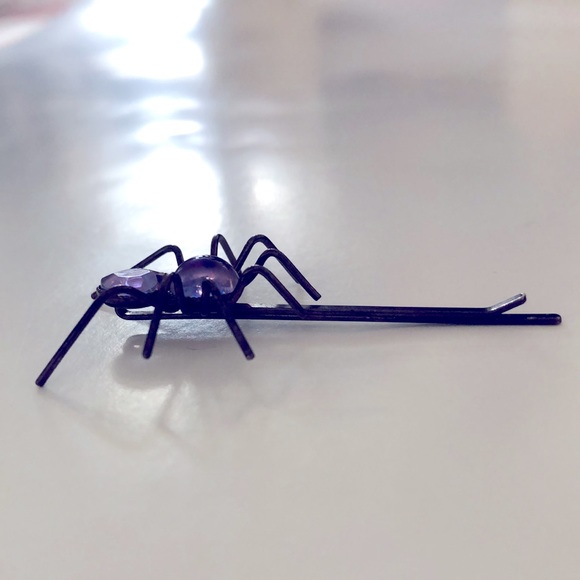 Spider 2 Light Purple Crystals Hair Pins on Metal Excellent Condition - Picture 3 of 5